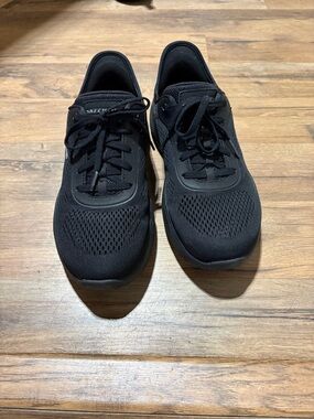 Women’s Sketchers Black Athletic Sneakers